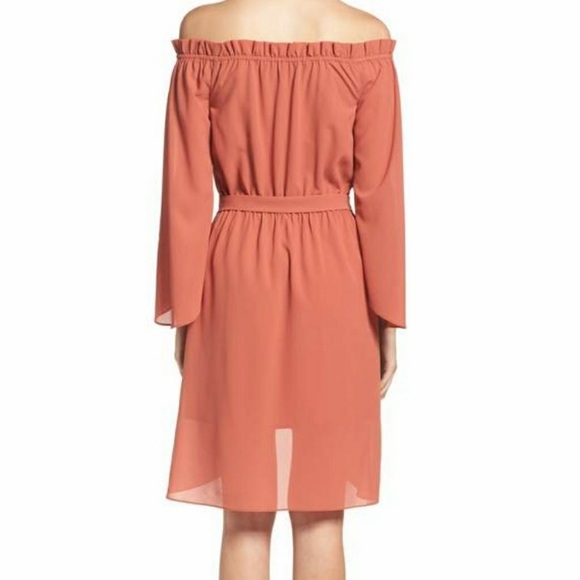 NWT Ali & Jay Off The Shoulder Dress - Picture 2 of 8